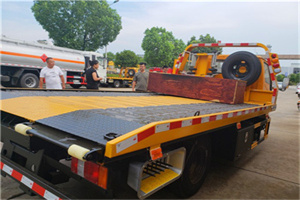 裕华附近拖车电话号码服务